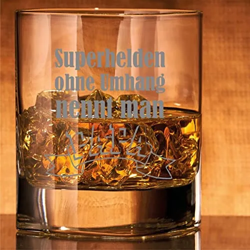 Whiskey Glas mit Spruch mit Gravur Superhelden ohne Umhang nennt man Papa